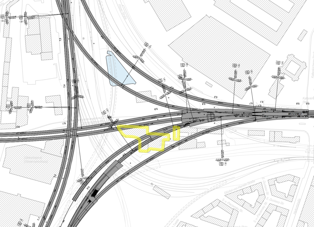 Die Grafik zeigt einen Lageplanausschnitt des im Text beschriebenen Abzweigbauwerks Kaltenkircher Platz