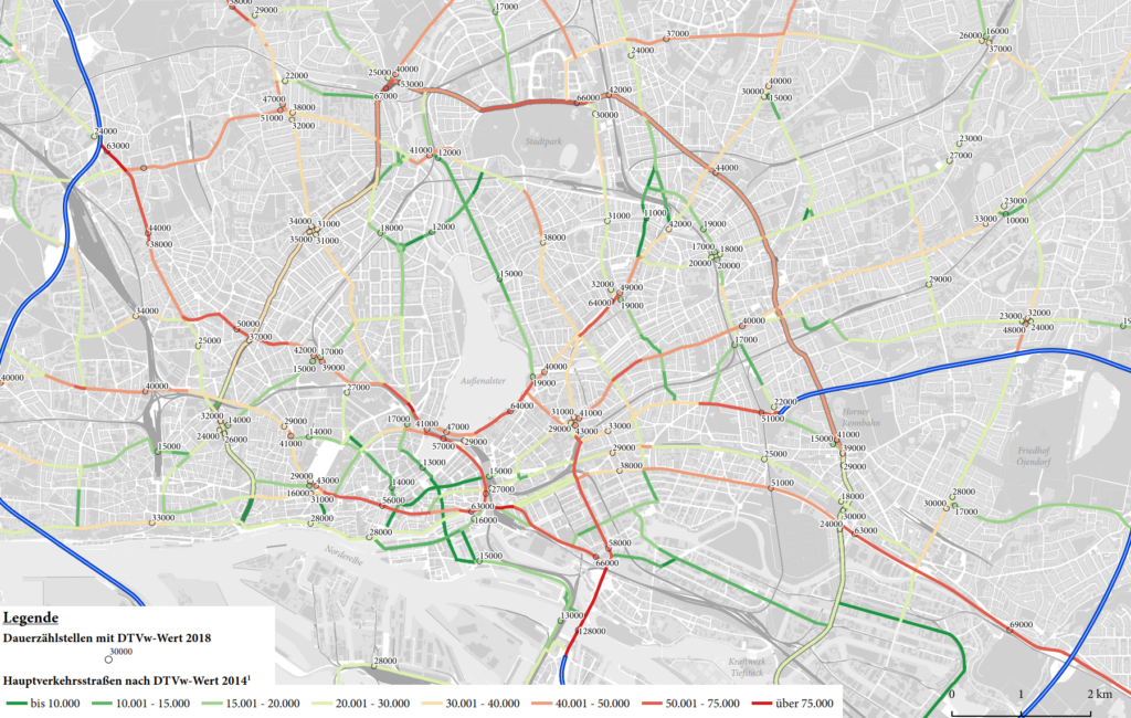 Karte mit den Verkehrsstärken auf Hauptverkehrsstraßen in Hamburg. Der Ring 2 ist die am stärksten vom Kfz-Verkehr befahrene Tangentialverbindung und erreicht Kfz-Stärken, die in etwa denen vieler Radialen in die Innenstadt entsprechen.
